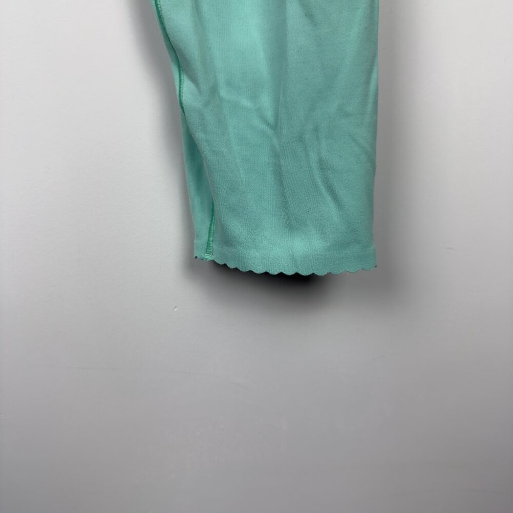 Offline by Aerie Women's Scalloped high-waisted legging, Size L - Picture 2 of 5